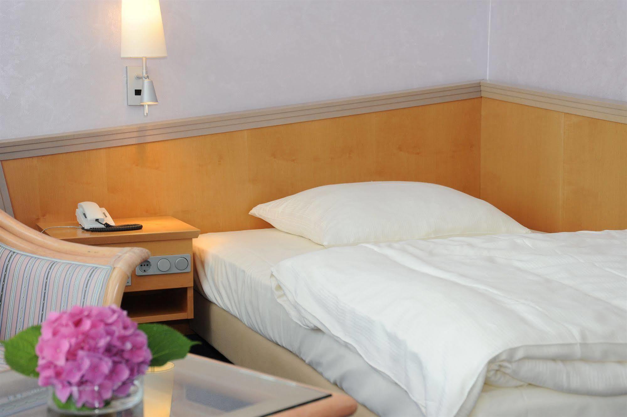 שטוטגרט Kronenhotel חדר תמונה